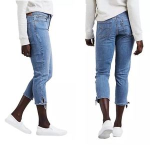 Levi’s Straight Crop Jeans red tab